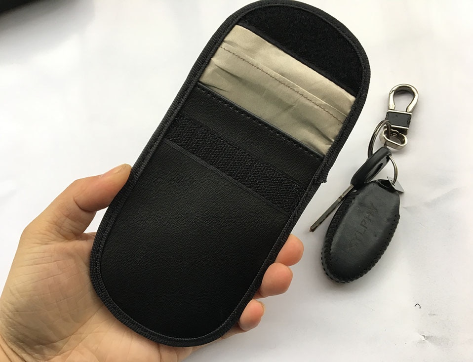 Car Keyless Home Storage Bags Organization Phone Car Key Keyless Entry Fob Signal Guard Blocker Black Faraday Bag                (4)